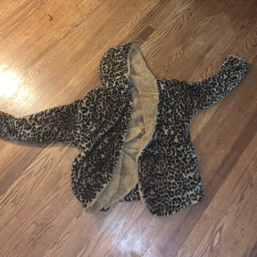 Cheetah Print Fluffy snap-up